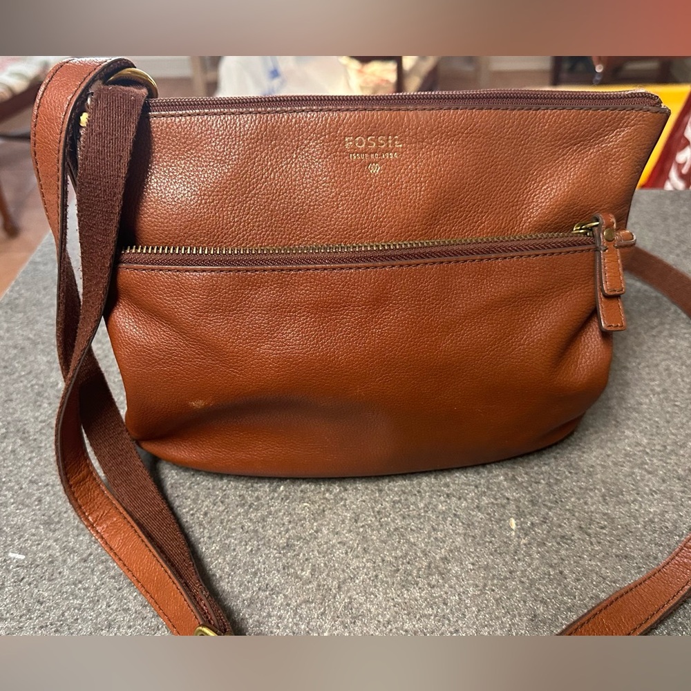 Fossil Chestnut Cowhide Pebbled Genuine Leather Adjustable Crossbody Bag Purse